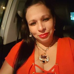 Meet your Posher, Esperanza